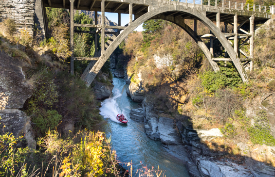 gallery-half-large-shotover-canyon-jet